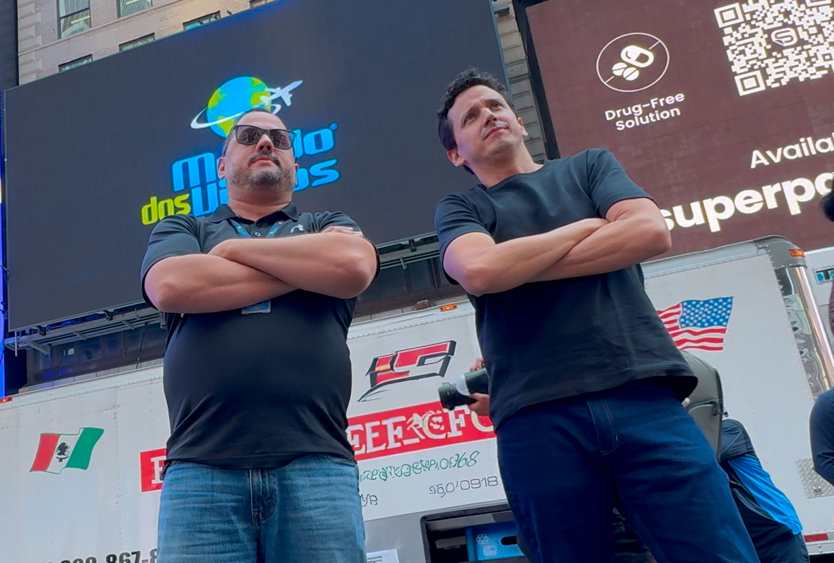 Mundo dos Vistos na Times Square
